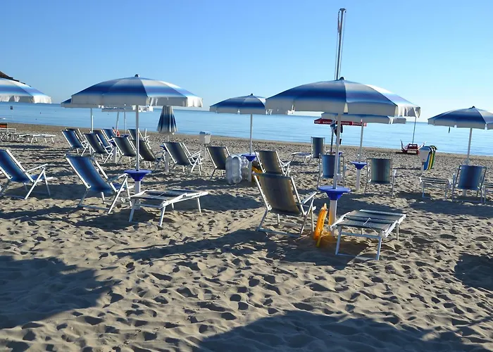 International Hotel *