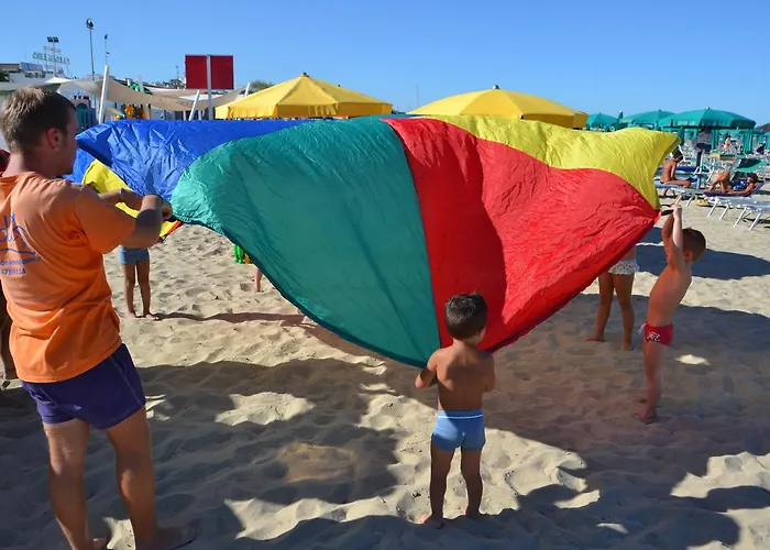 International Hotel *