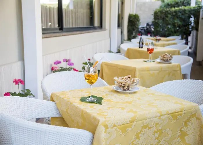 International Hotel *