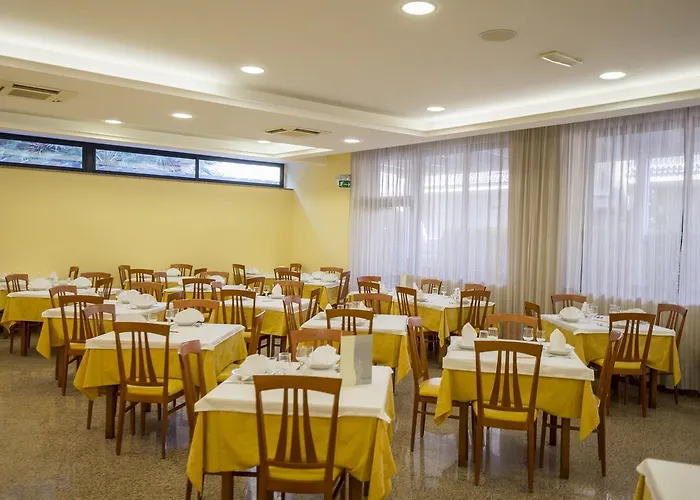 International Hotel *